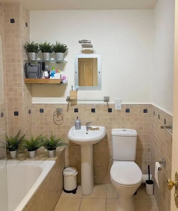 Belfast Quarters- Botanic Apartment