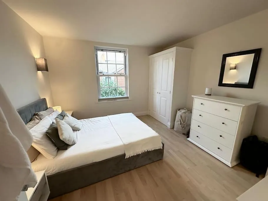 Belfast Quarters- Botanic Apartment